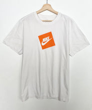 Load image into Gallery viewer, Nike T-shirt (L)
