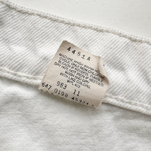 Load image into Gallery viewer, 90s Levi’s 550 Shorts W32