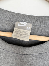 Load image into Gallery viewer, 00s Nike Sweatshirt (M)
