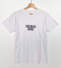 Load image into Gallery viewer, Guess T-shirt (M)