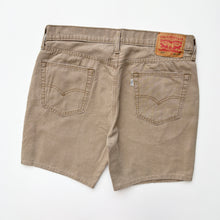 Load image into Gallery viewer, Levi’s 514 Shorts W34