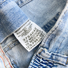 Load image into Gallery viewer, 90s Lee Denim Shorts W30/32