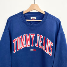 Load image into Gallery viewer, Tommy Hilfiger Sweatshirt (L)