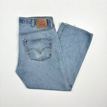 Load image into Gallery viewer, Levi’s 501 W38 L27