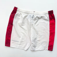 Load image into Gallery viewer, 96/98 Manchester United Umbro Shorts (XL)