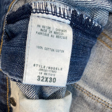 Load image into Gallery viewer, Guess Jeans W32 L30