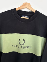 Load image into Gallery viewer, Fred Perry Sweatshirt (M)