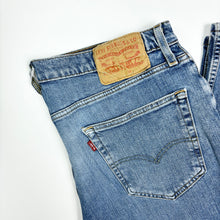 Load image into Gallery viewer, Levi’s Jeans W34 L28
