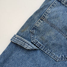 Load image into Gallery viewer, Wrangler Carpenter Shorts W40