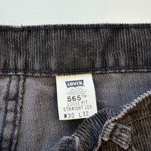 Load image into Gallery viewer, 90s Levi’s 565 Cords W30 L32