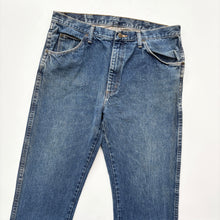 Load image into Gallery viewer, Wrangler Jeans W36 L30