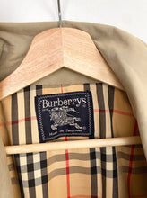 Load image into Gallery viewer, Burberry Trench Coat (S)