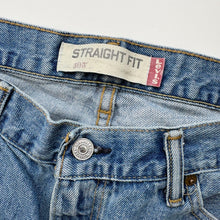 Load image into Gallery viewer, Levi’s 505 Jeans W38 L28