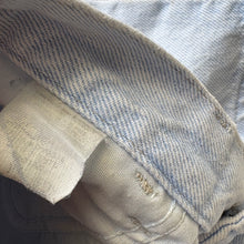 Load image into Gallery viewer, Women’s 90s Lee Denim Shorts W28