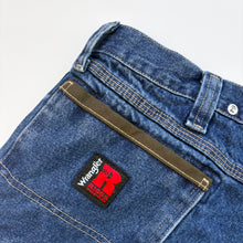 Load image into Gallery viewer, Wrangler Jeans W40 L36