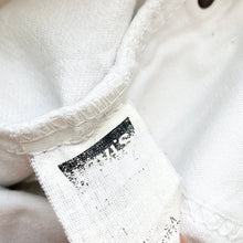 Load image into Gallery viewer, Levi’s 550 Denim Shorts W30