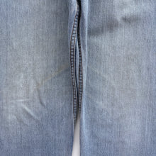 Load image into Gallery viewer, Levi’s 505 Jeans W34 L34