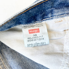 Load image into Gallery viewer, Wrangler Denim Shorts W36