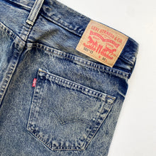 Load image into Gallery viewer, Levi’s 501 Shorts W32