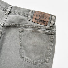 Load image into Gallery viewer, 90s Wrangler Denim Shorts W38