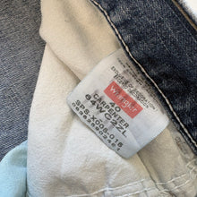 Load image into Gallery viewer, Wrangler Carpenter Shorts W40