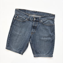 Load image into Gallery viewer, Levi’s 512 Denim Shorts W38