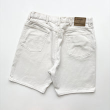 Load image into Gallery viewer, 90s Wrangler Denim Shorts W34