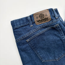 Load image into Gallery viewer, Wrangler Jeans W38 L30
