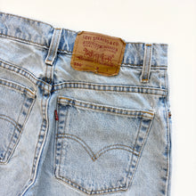 Load image into Gallery viewer, 90s Levi’s 550 Denim Shorts W26