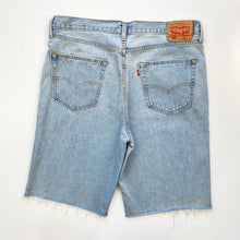 Load image into Gallery viewer, Levis 469 Shorts W36