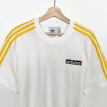 Load image into Gallery viewer, Adidas T-shirt (M)