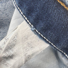 Load image into Gallery viewer, Wrangler Jeans W38 L30