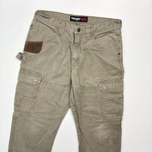 Load image into Gallery viewer, Wrangler Carpenter Cargo Jeans W32 L30