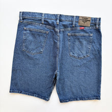 Load image into Gallery viewer, Wrangler Denim Shorts W40
