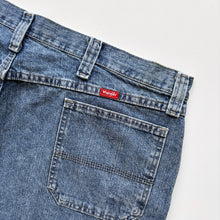 Load image into Gallery viewer, Wrangler Carpenter Shorts W42
