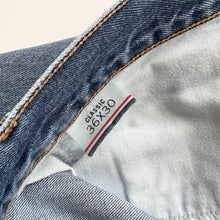 Load image into Gallery viewer, Tommy Hilfiger Jeans W36 L30