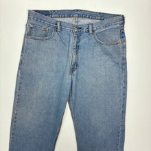Load image into Gallery viewer, Levi’s 505 Jeans W38 L32