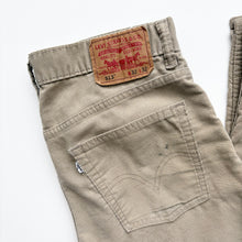 Load image into Gallery viewer, Levi’s 513 Cords W32 L32