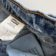 Load image into Gallery viewer, 90s Levi’s Jeans W26 L28