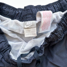 Load image into Gallery viewer, 00s Nike Shorts (L)