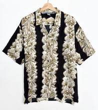 Load image into Gallery viewer, 90s Hawaiian Crazy Print Shirt (M)