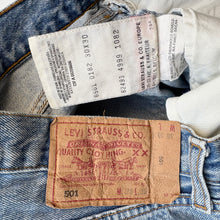 Load image into Gallery viewer, 90s Levi’s 501 W30 L30