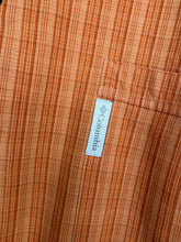 Load image into Gallery viewer, Columbia Sportswear Shirt (XL)