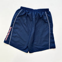 Load image into Gallery viewer, 00s Umbro Shorts (L)