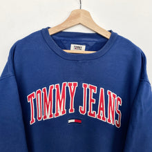 Load image into Gallery viewer, Tommy Hilfiger Sweatshirt (L)