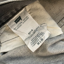 Load image into Gallery viewer, Levi’s 501 W36 L30