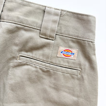 Load image into Gallery viewer, Dickies Shorts W30