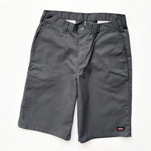 Load image into Gallery viewer, Dickies Shorts W32