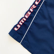 Load image into Gallery viewer, 00s Umbro Shorts (L)