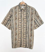Load image into Gallery viewer, 90s Crazy Print Shirt (M)